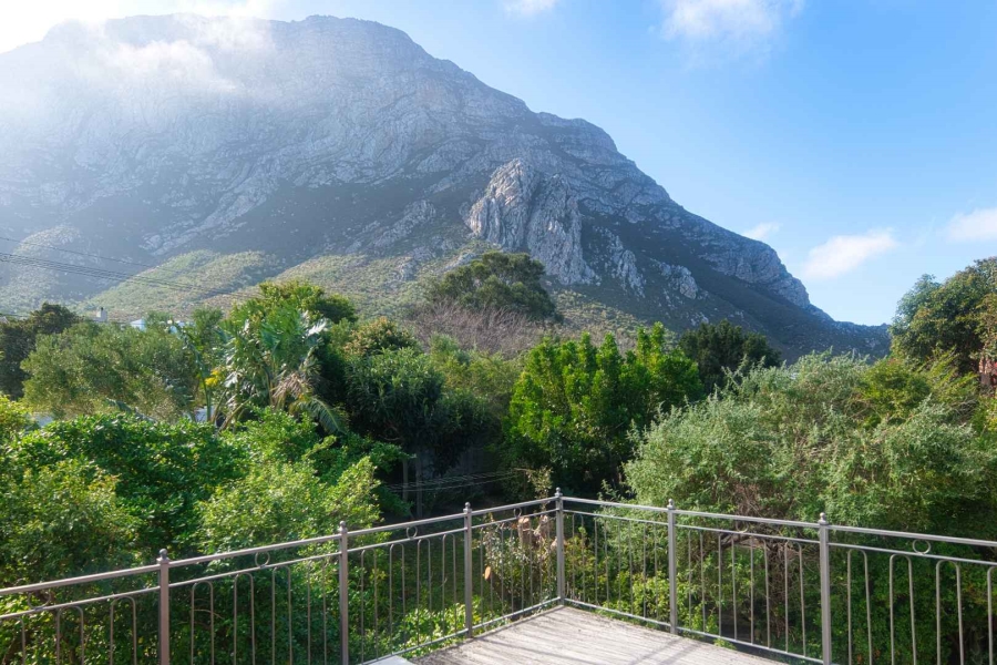 7 Bedroom Property for Sale in Voelklip Western Cape